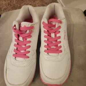 Athletic shoes